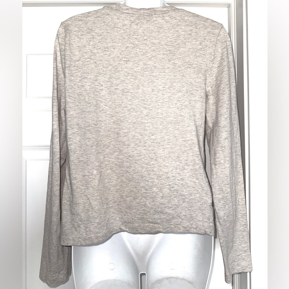 Like New Evereve Long Sleeve Twist Front Oatmeal/Cream Colored Classic Tee, S - Picture 3 of 5